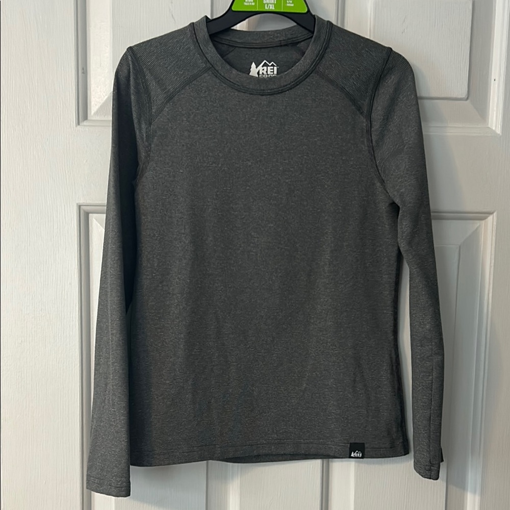 REI kids Co-op Gray Long Sleeve long underwear shirt and pants set